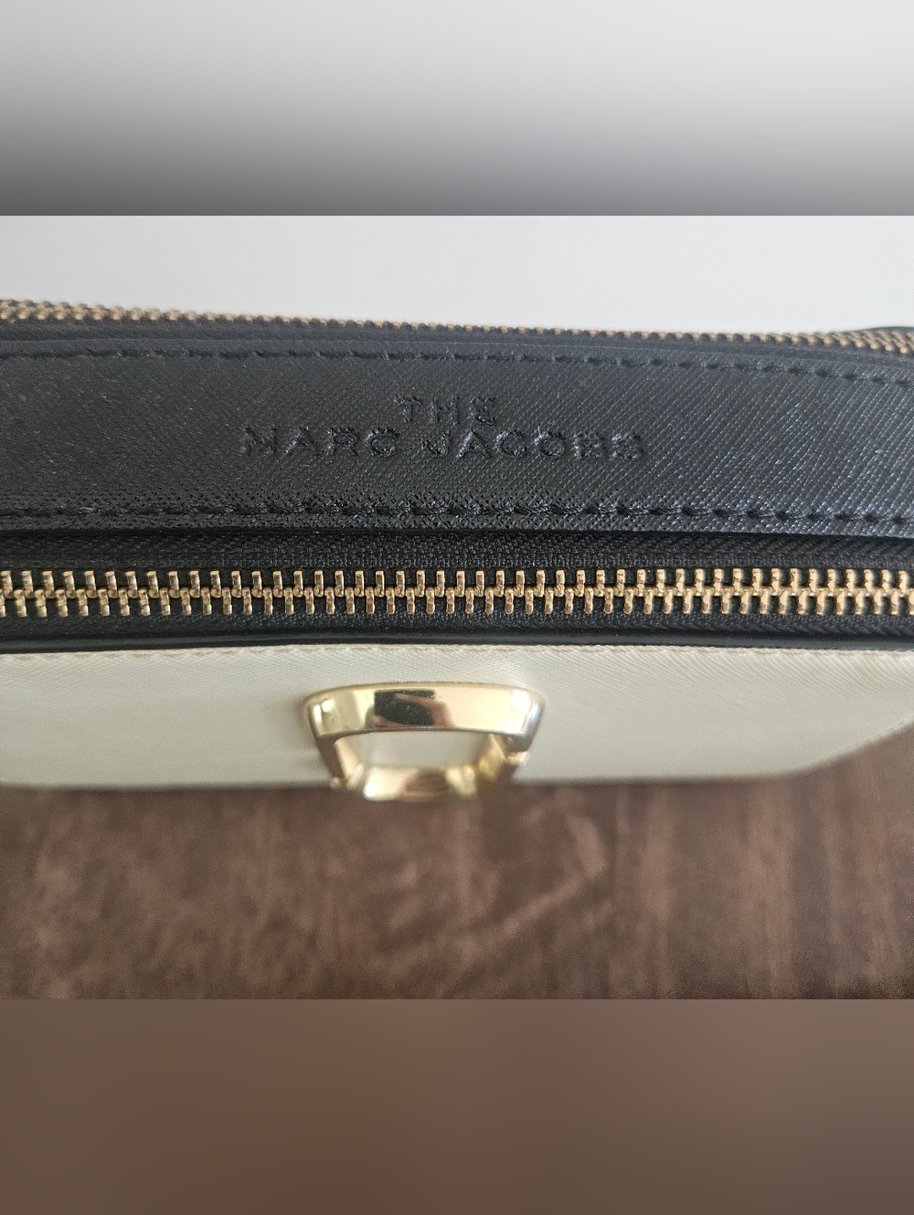 Marc Jacobs Snapshot Camera Bag in Black and Cream - Picture 5 of 8